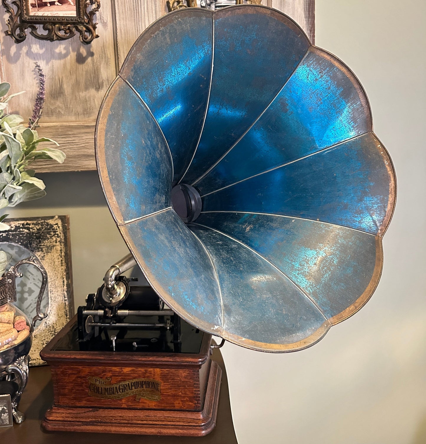 The NeverCrank - Bluetooth Speaker for Antique Phonographs